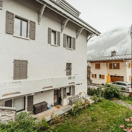 Apartmán Luxurious 3-bedroom Flat With Sauna And Garage *